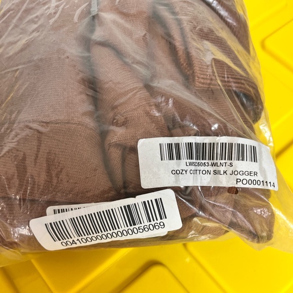 NEW - Cozy Cotton Silk Jogger - Picture 4 of 6